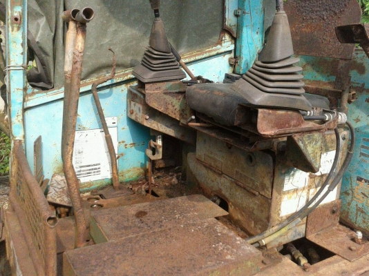 ขายรถขุด KOMATSU  PC38uu-1 ขายตามสภาพครับ 0818618678