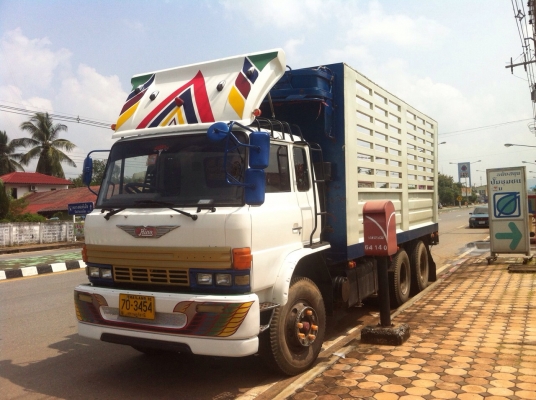 ต้องการขายรถ hino F 17 เพลาเดียว เปลี่ยนเป็นเกียร์สาย รถร่องเอกสารเล่มทะเบียน