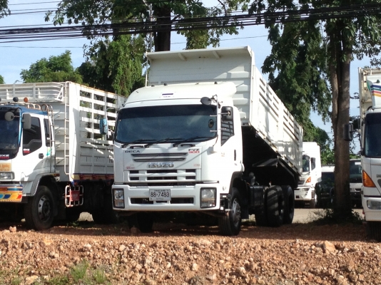 ISUZU DECA 300 hp  กระบะบรรทุกดรั้มพ์สามมิตร รถสวย