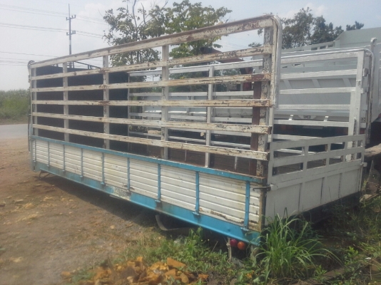 กะบะ6ล้อ ยาว5.60 กว้าง 2.25 ครัชซี 79 cm. พื้นเหล็ก ติดต่อคุณสุชาติ 0819010067