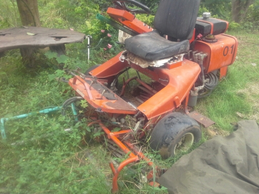 รถตัดหญ้า Tsuchiya ติดต่อ คุณสุชาติ 0819010067