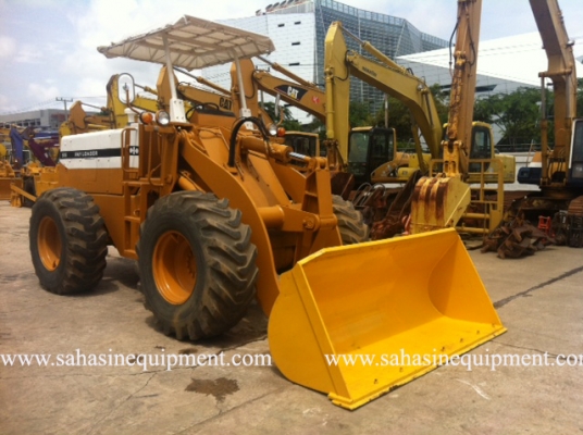 รถตัก 515 บจก.สหสินอีควิปเม้นท์ โทร.081-5851880, 02-5168100-1 www.sahasinequipment.com รถตัก 515 บจก.สหสินอีควิปเม้นท์ โทร.081-5851880, 02-5168100-1 www.sahasinequipment.com