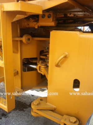 รถตัก 515 บจก.สหสินอีควิปเม้นท์ โทร.081-5851880, 02-5168100-1 www.sahasinequipment.com รถตัก 515 บจก.สหสินอีควิปเม้นท์ โทร.081-5851880, 02-5168100-1 www.sahasinequipment.com