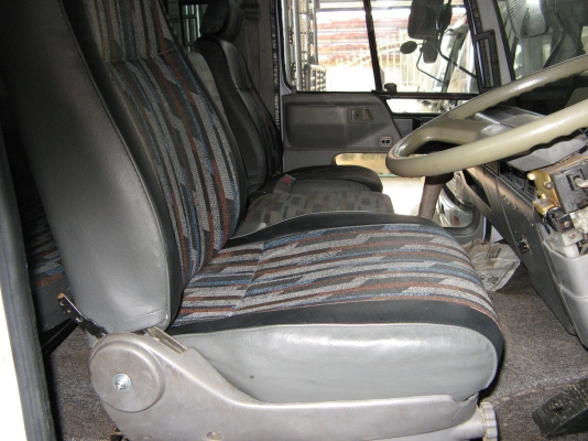 ขาย 6ล้อ ฮีโน่ สิงห์ไฮเทค 210 แรง ยาว 7.10  สภาพสวยเดิมเครื่องดี พร้อมใช้งาน ชมก่อนได้ครับ สนใจติดต่อ 081-9425443