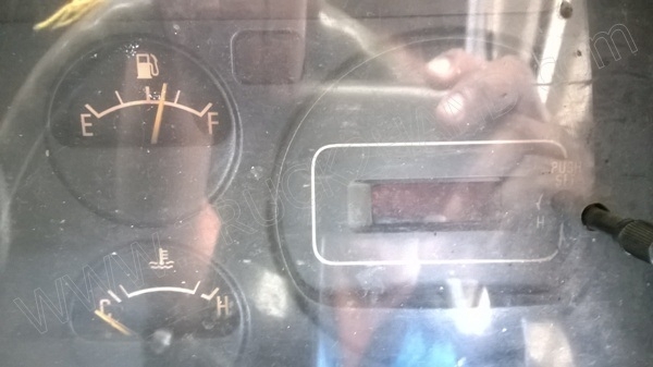 รถบรรทุก 6 ล้อ ยี่ห้อ ISUZU รุ่น NPR  120 แรงม้า