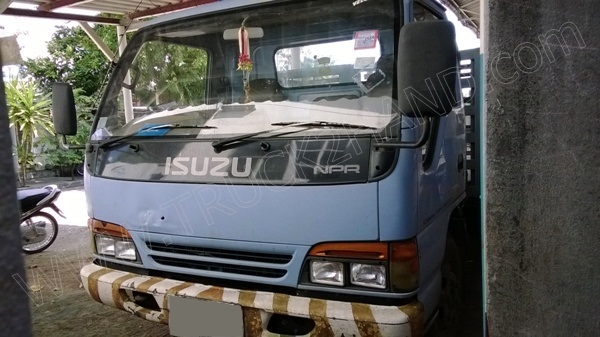รถบรรทุก 6 ล้อ ยี่ห้อ ISUZU รุ่น NPR  120 แรงม้า