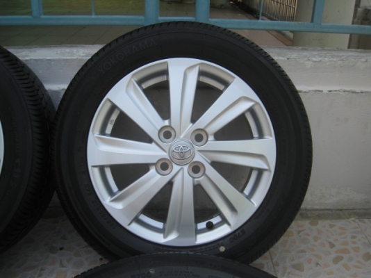 ขายล้อแม็กป้ายแดง new vios 15" ยางปี13 สนใจติดต่อเล็กคลองสาม (081-3747940)