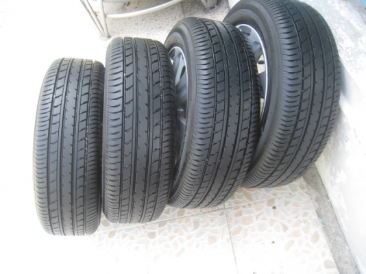 ขายล้อแม็กป้ายแดง new vios 15" ยางปี13 สนใจติดต่อเล็กคลองสาม (081-3747940)