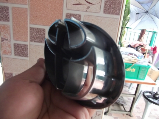 โลโก้ TOYOTA แท้ๆ ติดกระจังหน้ารถตัวใหญ่ โลโก้ TOYOTA แท้ๆ ติดกระจังหน้ารถตัวใหญ่