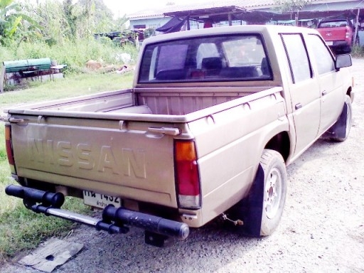 ขายรถ Nissanบิ๊กเอ็ม 4 ประตู (Big M)เกียร์ธรรมดา+ เครื่องดีเซล2500(TD25) ขายรถ Nissanบิ๊กเอ็ม 4 ประตู (Big M)เกียร์ธรรมดา+ เครื่องดีเซล2500(TD25)