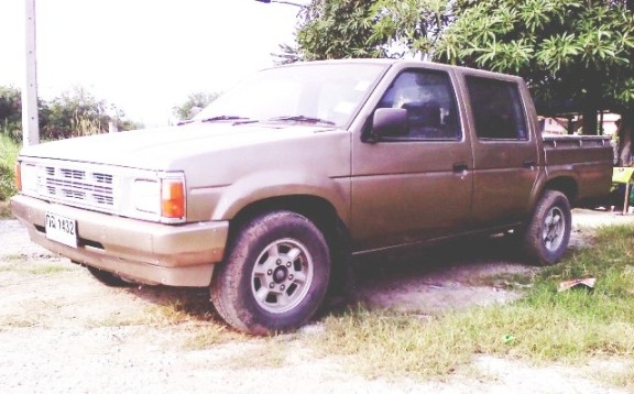 ขายรถ Nissanบิ๊กเอ็ม 4 ประตู (Big M)เกียร์ธรรมดา+ เครื่องดีเซล2500(TD25) ขายรถ Nissanบิ๊กเอ็ม 4 ประตู (Big M)เกียร์ธรรมดา+ เครื่องดีเซล2500(TD25)