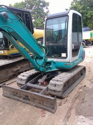 ขายKOMATSU PC40-7TR Avance บูมยาวพิเศษเก่านอก ทำงาน 2,000ชั่วโมง  สภาพสวยพร้อมใช้  ติดต่อได้ทีคุณ อ๊อฟ พิจิตร 086-737-9991