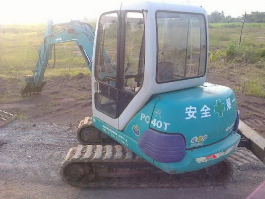 ขายKOMATSU PC40-7TR Avance บูมยาวพิเศษเก่านอก ทำงาน 2,000ชั่วโมง  สภาพสวยพร้อมใช้  ติดต่อได้ทีคุณ อ๊อฟ พิจิตร 086-737-9991