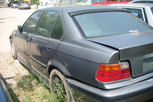 ขาย bmw 318i เครื่องดีระบบใช้ได้เหมือนเดิมทะเบียนโอน