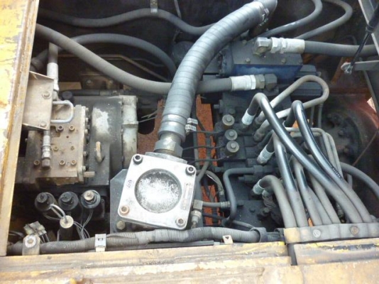 ** LOT 16/10/2556 ** ** รถยกตู้ ** TOYOTA 2FDH200 เครื่องยนต์ดีเซล เกียร์ AUTO สามารถยกได้ 4 ชั้น สนใจติดต่อสอบถามได้ที่ 083-062-223 ค่า ^^