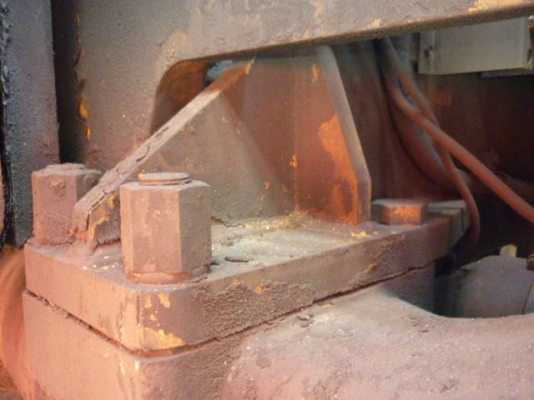 ** LOT 16/10/2556 ** ** รถยกตู้ ** TOYOTA 2FDH200 เครื่องยนต์ดีเซล เกียร์ AUTO สามารถยกได้ 4 ชั้น สนใจติดต่อสอบถามได้ที่ 083-062-223 ค่า ^^