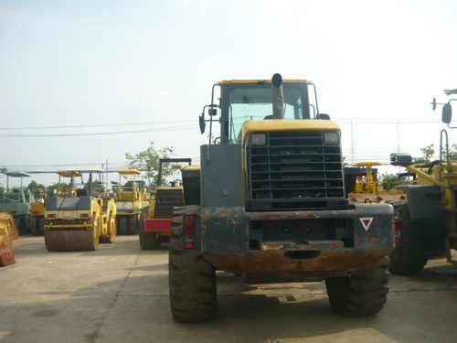 รถตักล้อยาง Komatsu WA320-6 รถนำเข้าจากญี่ปุ่น ยังไม่ผ่านการใช้งานในไทย รถตักล้อยาง Komatsu WA320-6 รถนำเข้าจากญี่ปุ่น ยังไม่ผ่านการใช้งานในไทย