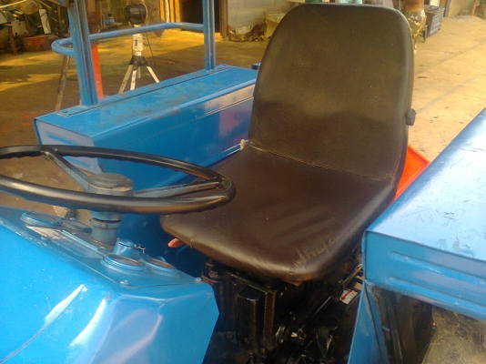 ขายรถไถนานั่งขับแชมป์ 304 SLX 2 เพลาพร้อมอุปกรณ์ ผาน 6X22 เช็ดสภาพแล้วพร้อมใช้