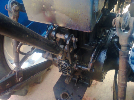 ขายรถไถนานั่งขับแชมป์ 304 SLX 2 เพลาพร้อมอุปกรณ์ ผาน 6X22 เช็ดสภาพแล้วพร้อมใช้