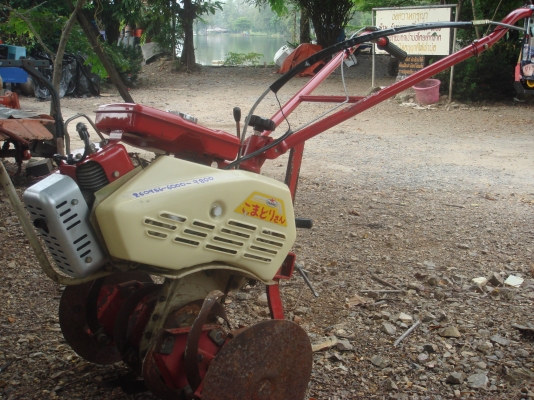 รถพรวนดิน