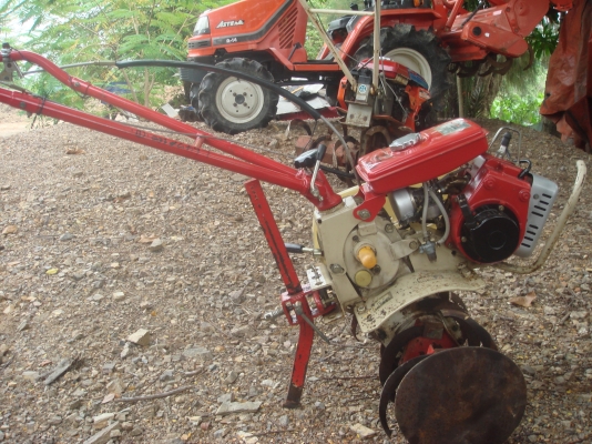 รถพรวนดิน