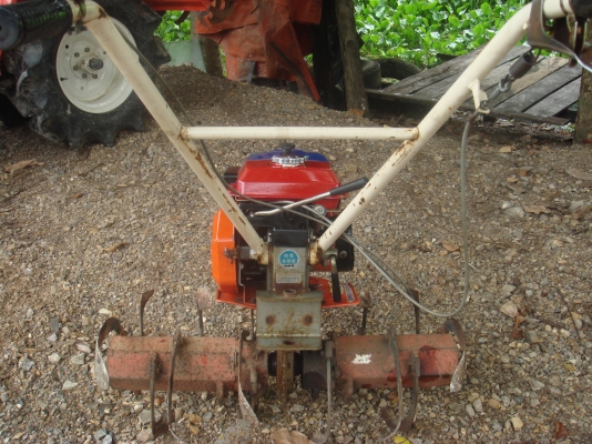 รถพรวนดิน