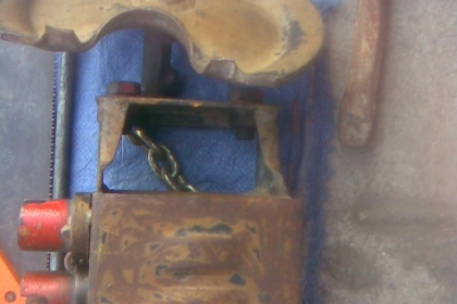 ตัวเก็บยางอะไหล่สภาพพร้อมใช้งานครับเป็นของยี่ปุ่นครับเก็บยางอะไหล่รถยนต์ครับราคานี้คุ้มครับ