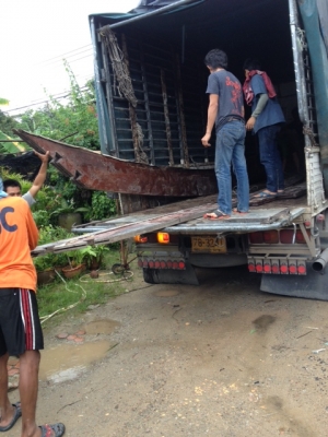 ขายปั้นลม ไม้แดง หน้า 18 นิ้วเป็นไม้แดงครับได้ครับครับ  ไม้แผ่นเดียวหน้ากว้าง 18  นิ้ว  ยาว  8  เมตร   มี  8  คู่ครับ  สภาพสวยมากครับ