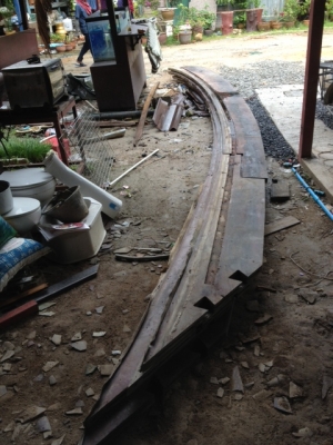 ขายปั้นลม ไม้แดง หน้า 18 นิ้วเป็นไม้แดงครับได้ครับครับ  ไม้แผ่นเดียวหน้ากว้าง 18  นิ้ว  ยาว  8  เมตร   มี  8  คู่ครับ  สภาพสวยมากครับ