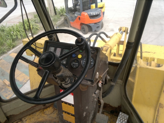 ขายรถตักล้อยาง KOMATSU WA100-1 sn;30547 รถนอกนำเข้าไม่เคยใช้ในไทย ราคาไม่สูงโทรมานะ 085-9049669 ขายรถตักล้อยาง KOMATSU WA100-1 sn;30547 รถนอกนำเข้าไม่เคยใช้ในไทย ราคาไม่สูงโทรมานะ 085-9049669