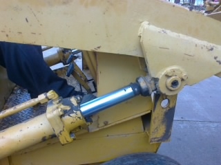 ขาย KOMATSU SD10 เครื่องอิซูซุดีเซล