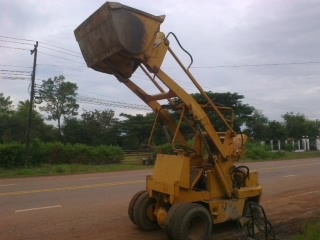 ขาย KOMATSU SD10 เครื่องอิซูซุดีเซล