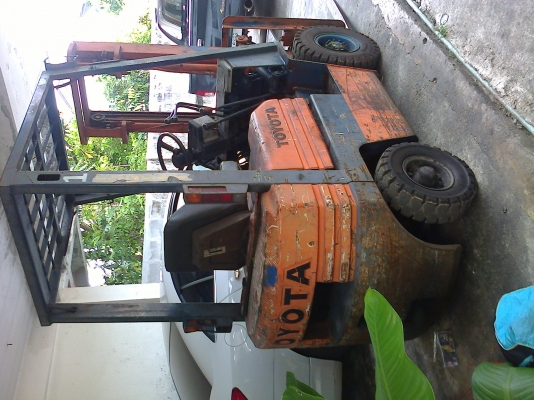 ขาย 160,000บาท รถยก  TOYOTA  รุ่น5  FD15  เครื่องยนต์ดีเซล1dz เกียร์ธรรมดา เสาสูง3เมตร