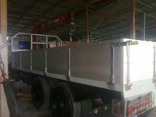 ขาย 3 H สิบล้อเพลาเดียว ติดเครน 3.3 t 3 ท่อน พร้อมใช้ โทร 088-4501277