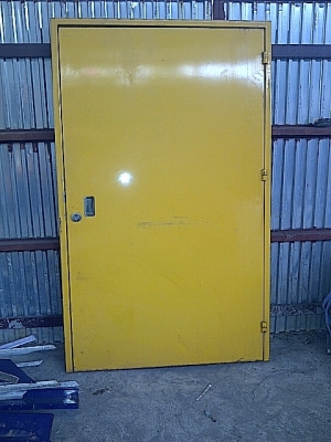 ขาย..บานประตูเหล็กพร้อมวงกบ