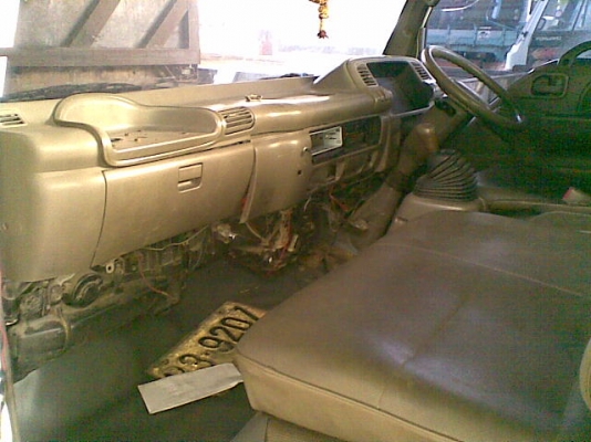 ขาย6ล้ออีซูซุNPR 120แรงม้า ยาว5เมตร รถออกห้างแท้ๆ พวงมาลัยพาวเวอร์ กำลังซ่อมกระบะอยู่ ขาย6ล้ออีซูซุNPR 120แรงม้า ยาว5เมตร รถออกห้างแท้ๆ พวงมาลัยพาวเวอร์ กำลังซ่อมกระบะอยู่