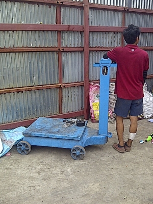 ขาย..ตาชั่งตัวใหญ่