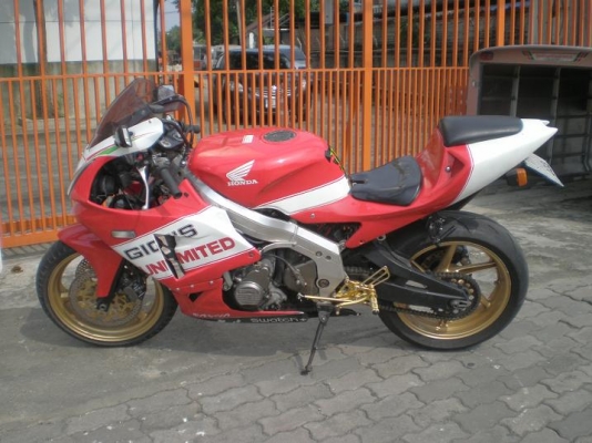 ขาย CBR 400 ทะเบียนเเท้ขาด57 จัดเต็ม