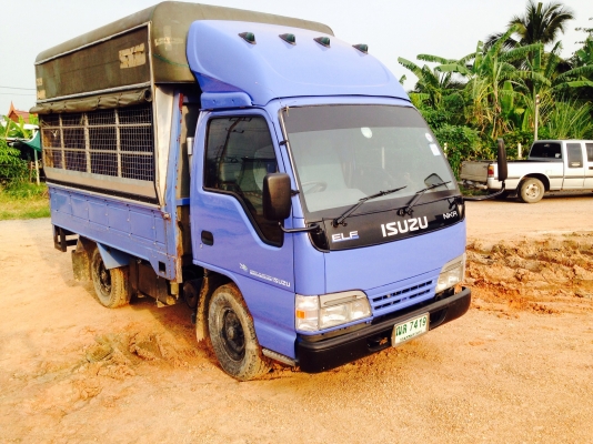 4ล้ออีซูซุNKRทะเบียนไม่ติดเวลา(รถห้าง)