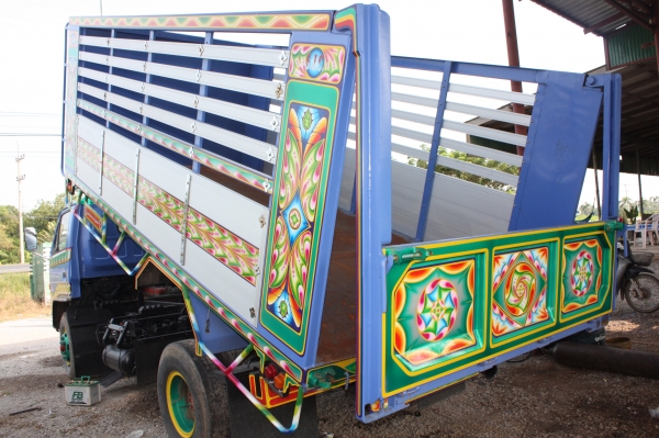 ขาย6ล้อ อีซูซุ 175 เเรง 6สูบ