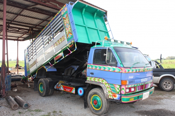 ขาย6ล้อ อีซูซุ 175 เเรง 6สูบ