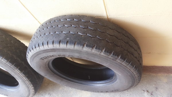 ขายถูกล้อยางมือสองรถกระบะ TaTa  สนใจติดต่อได้ค่ะ