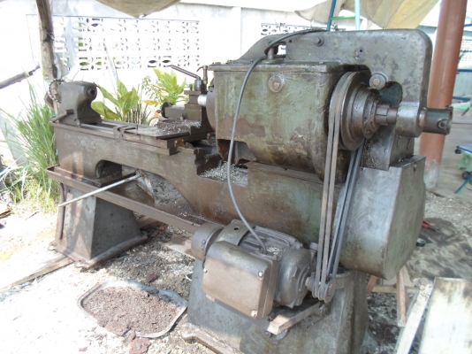 เครื่องกลึง อังกฤษ 7 ฟุต หนัก 2 เพลา เกียร์บล็อก กลึงเกลียวได้ 85,000