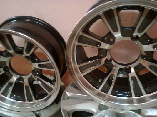 R15X7 5/114 แนวเรโทรมีคู่เดียวทำสีใหม่หน้าเงาพร้อมใช้