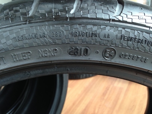 ขายยาง Continental 3 245/40/18 - 265/35/18 ปี10 สวยๆดอก80\% 1ชุด 12,800 Call 0899672139 นายครับ บริการจัดส่งทั่วประเทศครับ ขายยาง Continental 3 245/40/18 - 265/35/18 ปี10 สวยๆดอก80\% 1ชุด 12,800 Call 0899672139 นายครับ บริการจัดส่งทั่วประเทศครับ