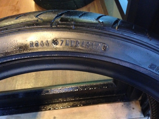 ขายยาง Dunlop Lm703 215/40/18 ปี10 สวยๆ 70\% 1คู่ 3,800 Call 0899672139 นายครับ บริการจัดส่งทั่วประเทศ ขายยาง Dunlop Lm703 215/40/18 ปี10 สวยๆ 70\% 1คู่ 3,800 Call 0899672139 นายครับ บริการจัดส่งทั่วประเทศ