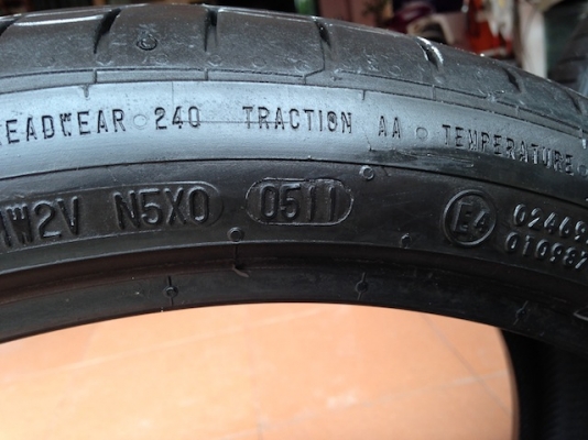 ขายยาง Continental  235/35/19 ปี11 สวยๆดอก80\% 1คู่ 6,900 Call 0899672139 นายครับ บริการจัดส่งทั่วประเทศครับ