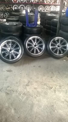 ขายล้อขอบ18 5รู114 พร้อมยางชุดละ8900