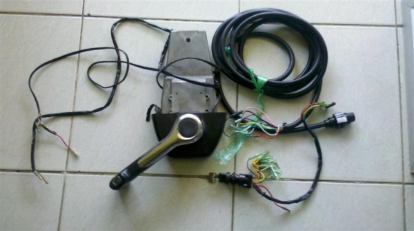 Control Yamaha 704 Top mount