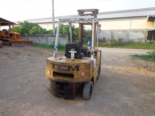 ขายรถยก TCM FD25 Z2 เครื่องดีเซล ติดต่อคุณจิ๊ด โทร. 089-7949488